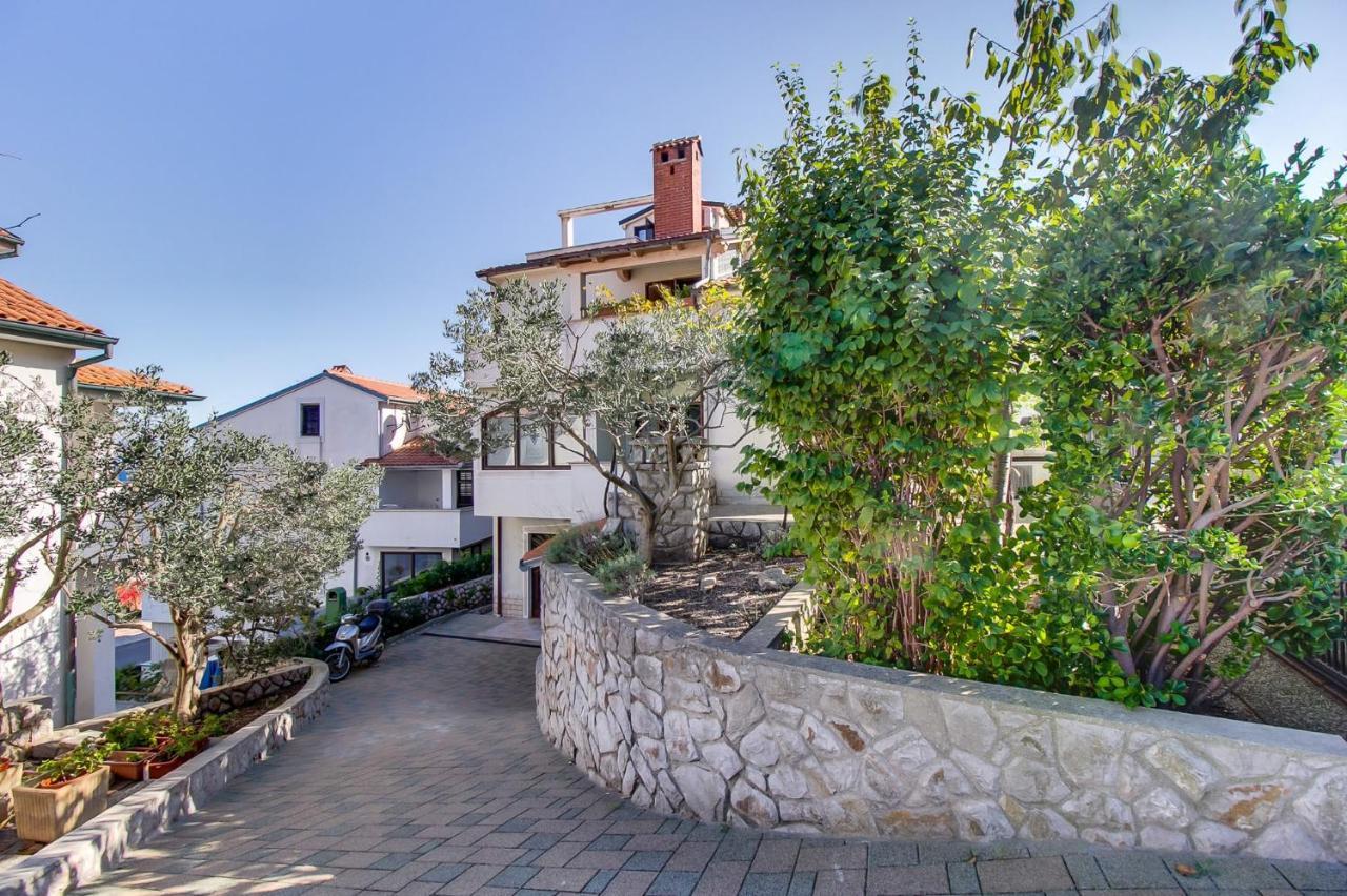 Apartments With A Parking Space Mali Losinj Mali Lošinj Exterior foto