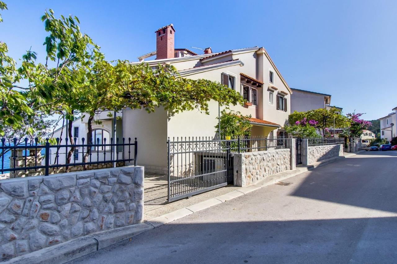Apartments With A Parking Space Mali Losinj Mali Lošinj Exterior foto
