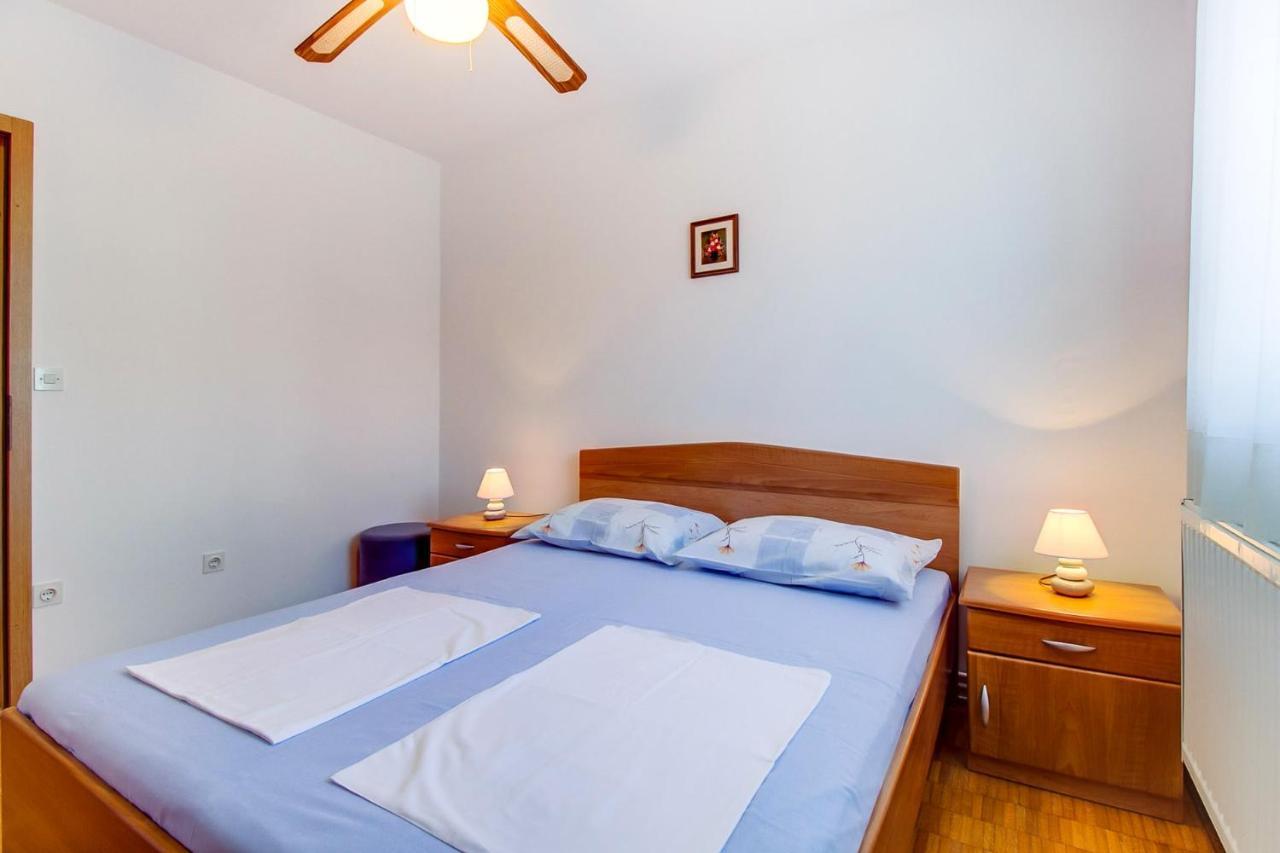 Apartments With A Parking Space Mali Losinj Mali Lošinj Exterior foto