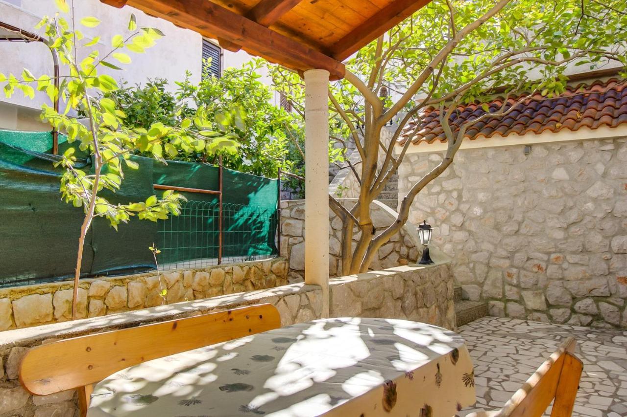 Apartments With A Parking Space Mali Losinj Mali Lošinj Exterior foto